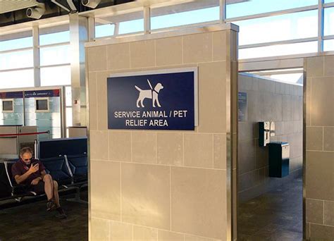 Terminal 2 Pet Relief Area